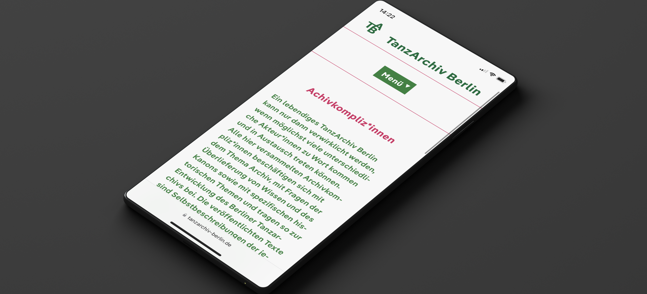 Ein Handy auf dessen Bildschirm eine Unterseite der Website zu sehen ist.